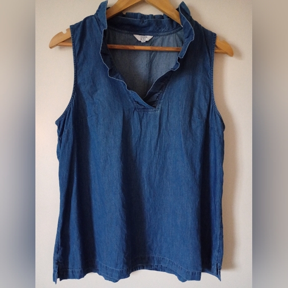Crown & Ivy Sleeveless Chambray Top with Ruffle V-Neck 100% Cotton Size XL - Picture 2 of 9
